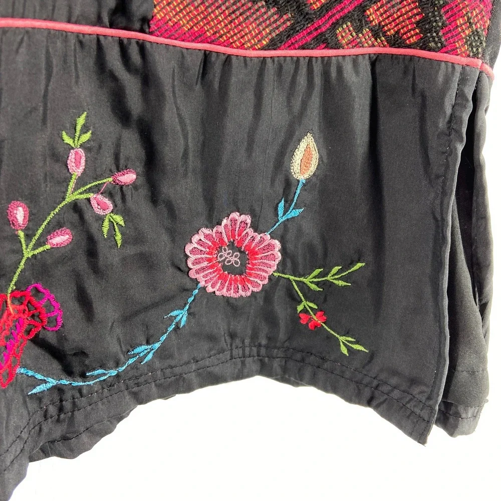 April Cornell Black‎ Multi Color Embroidered Flower Tapestry Vest Womens Large